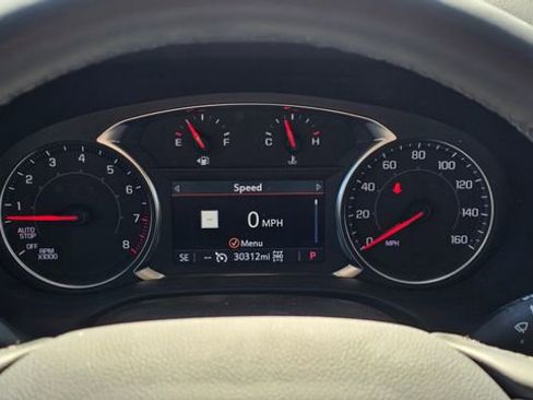 Used 2023 GMC Acadia SLT w/ Elevation Edition image 5