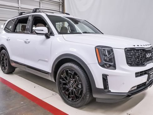 Used 2022 Kia Telluride SX w/ Nightfall Edition Package AWD/4WD image 5