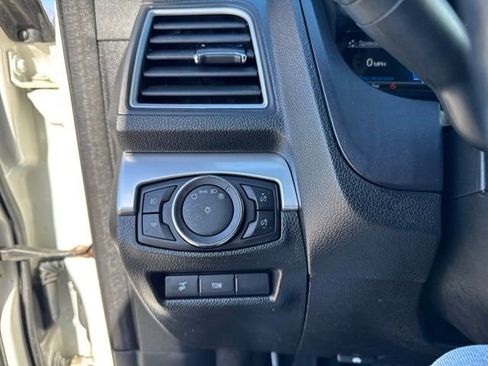 Used 2016 Ford Explorer XLT w/ Equipment Group 202A AWD/4WD image 21