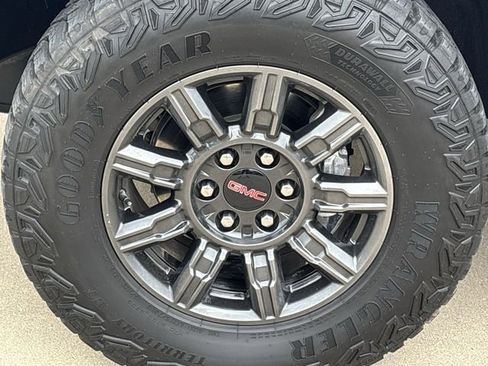 Used 2024 GMC Sierra 1500 AT4X AWD/4WD image 10