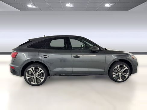 Used 2023 Audi Q5 2.0T Prestige w/ Prestige Package image 8