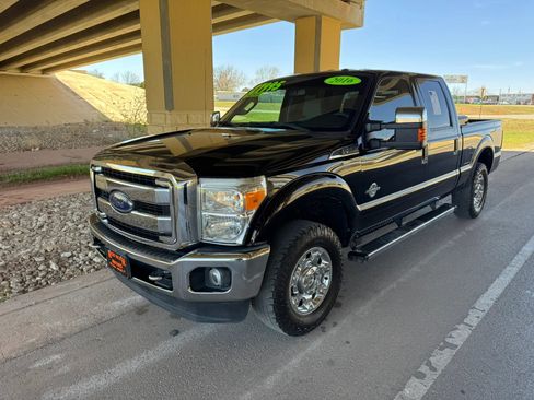 Used 2016 Ford F250 XLT w/ XLT Premium Package image 7
