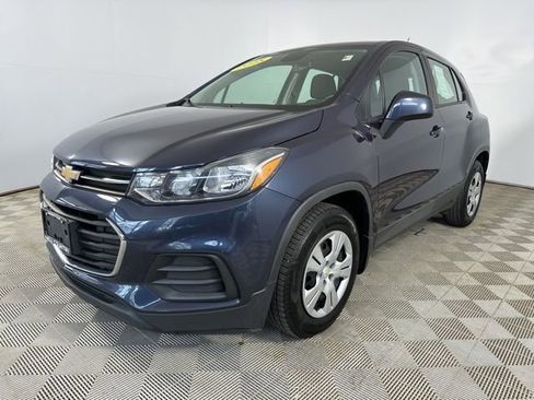 Used 2018 Chevrolet Trax LS w/ LPO, Protection Package FWD image 3