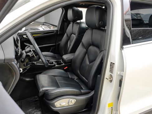 Used 2024 Porsche Macan w/ Premium Plus Package AWD/4WD image 33