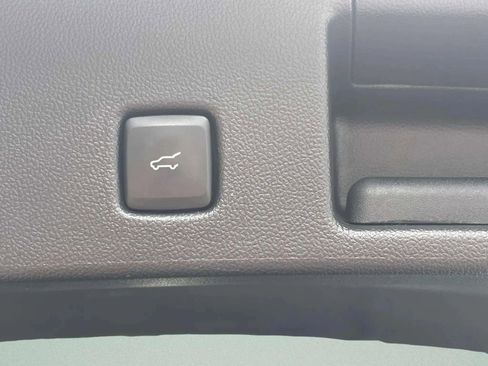 Used 2022 Ford Escape Titanium w/ Class II Trailer Tow Package image 17