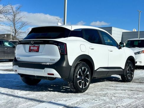 Used 2025 Nissan Kicks SV image 9