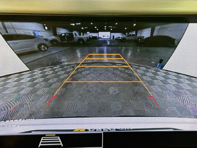 Used 2020 GMC Acadia SLE FWD image 16
