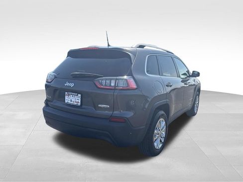 Used 2019 Jeep Cherokee Latitude Plus w/ Cold Weather Group AWD/4WD image 3