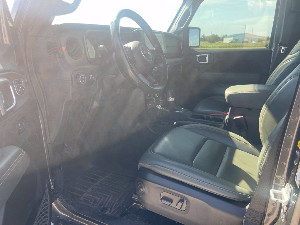Used 2024 Jeep Gladiator Mojave AWD/4WD image 7