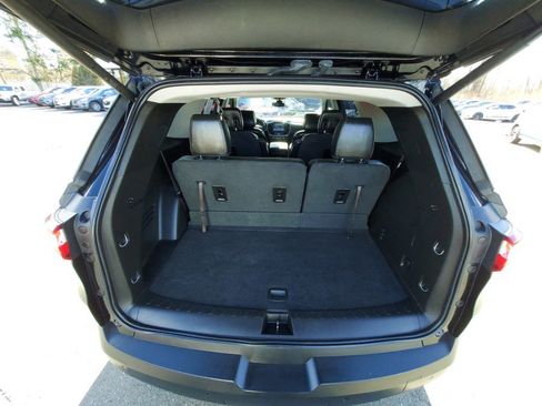 Used 2018 Chevrolet Traverse LT image 16