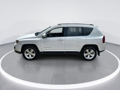 Used 2014 Jeep Compass Latitude FWD image 5