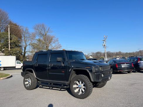 Used 2005 HUMMER H2 SUT w/ Preferred Equipment Group image 1