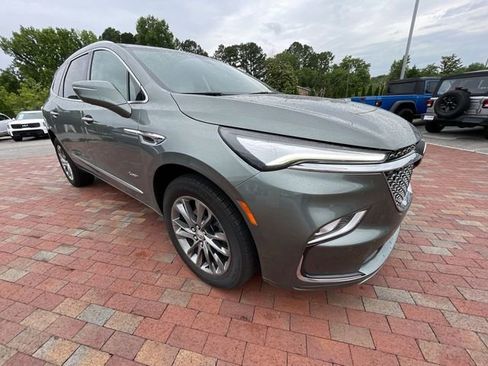 Used 2023 Buick Enclave Avenir FWD image 7