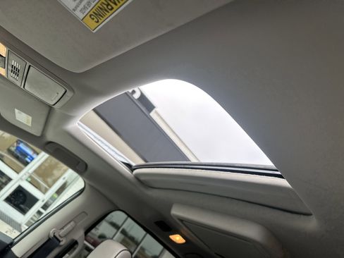 Used 2025 Honda Odyssey Elite image 12