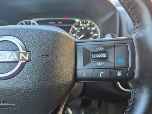 Used 2025 Nissan Rogue SV AWD/4WD image 20