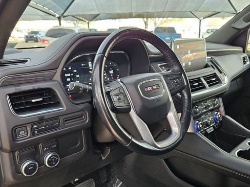 Used 2022 GMC Yukon XL SLT image 8