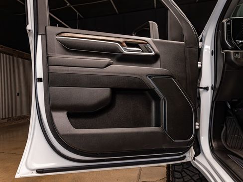 Used 2024 GMC Sierra 2500 SLE w/ SLE Convenience Package image 28