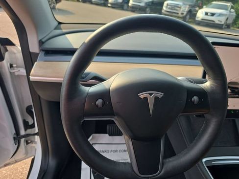 Used 2023 Tesla Model Y Performance AWD/4WD image 14