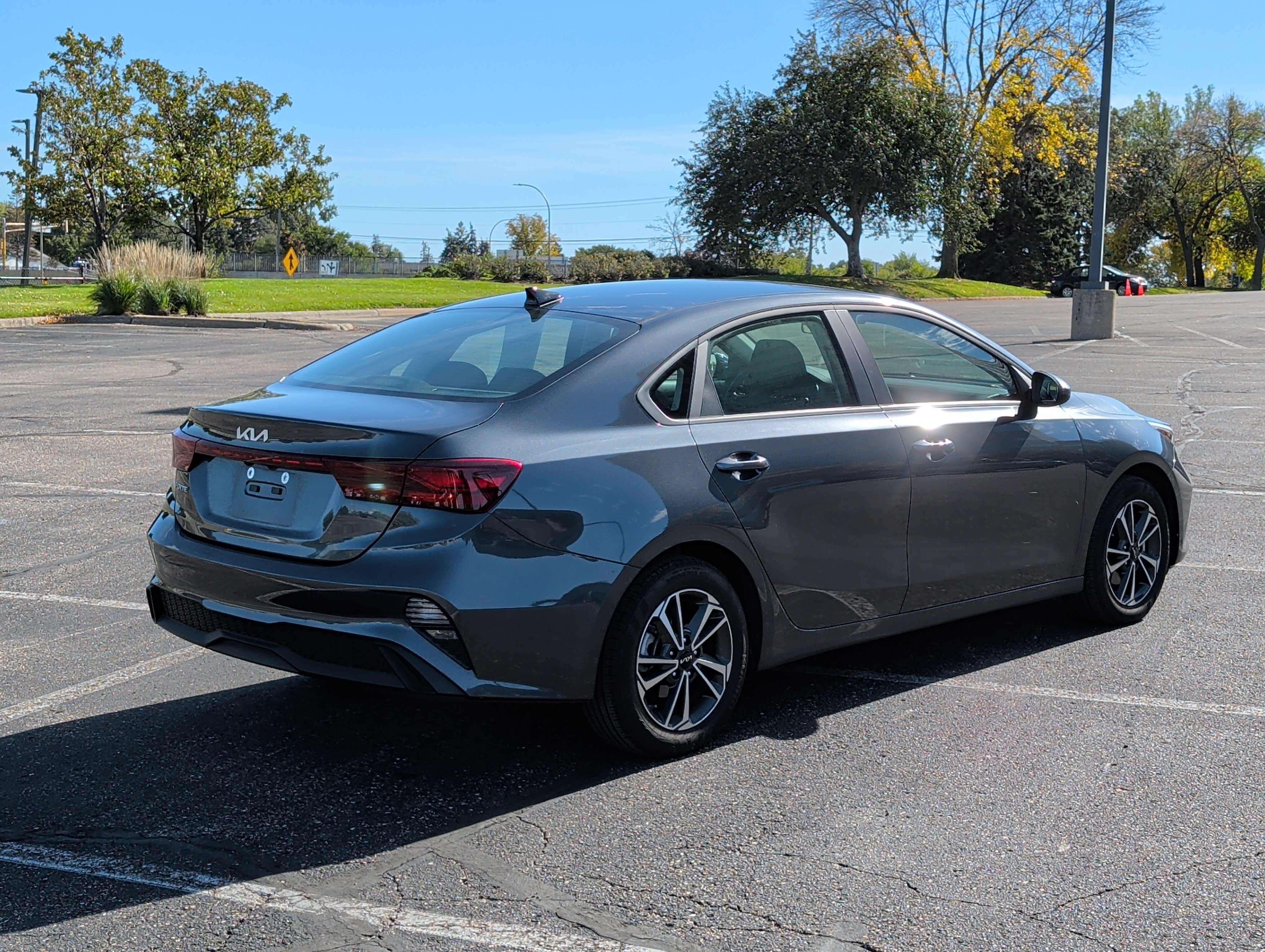 Used 2024 Kia Forte LXS FWD image 4