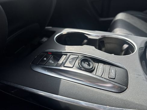 Used 2020 Acura MDX SH-AWD image 9