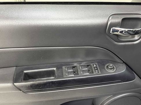 Used 2016 Jeep Compass Sport w/ Power Value Group image 15