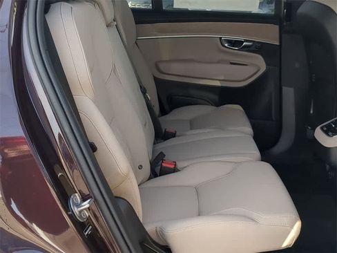 New 2026 Volvo XC90 B5 Core w/ Protection Package Premier image 19