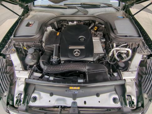 Used 2018 Mercedes-Benz GLC 300 4MATIC image 35