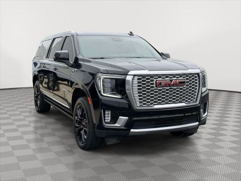 Used 2023 GMC Yukon XL Denali w/ Denali Reserve Package AWD/4WD image 1
