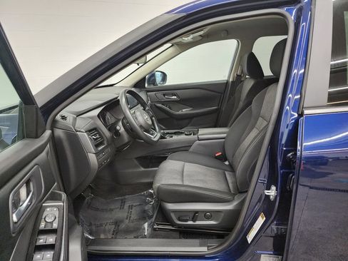 Used 2024 Nissan Rogue SV AWD/4WD image 12