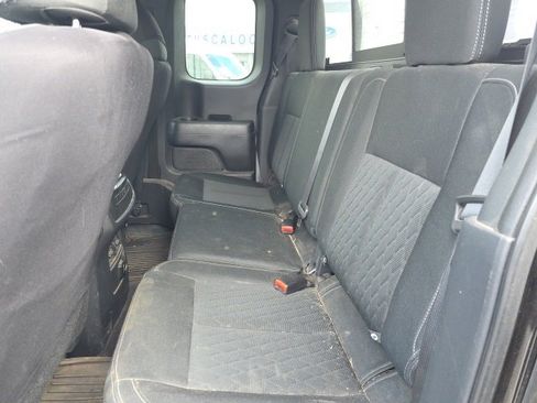 Used 2018 Nissan Titan SV w/ SV Convenience Package image 10