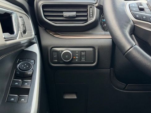 Used 2022 Ford Explorer Limited w/ Equipment Group 301A image 36