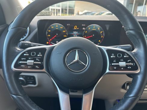 Used 2023 Mercedes-Benz GLA 250 4MATIC image 31