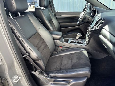 Used 2019 Jeep Grand Cherokee Altitude image 38