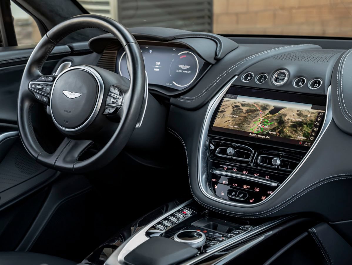 Used 2024 Aston Martin DBX AWD/4WD image 31
