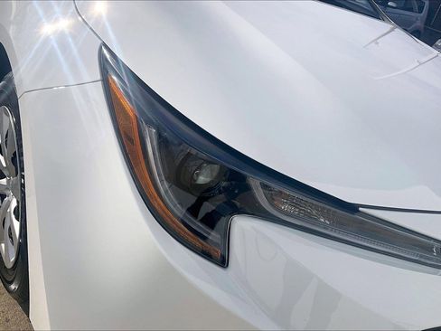 Used 2025 Toyota Corolla LE image 32