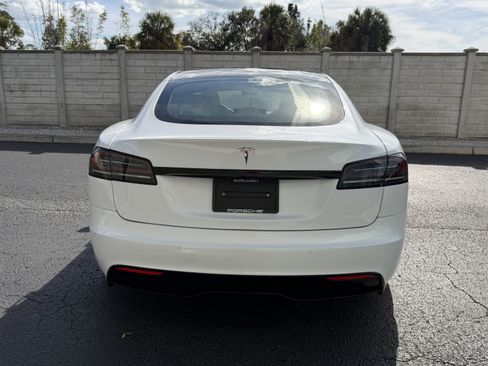 Used 2022 Tesla Model S image 9