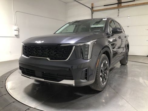 New 2026 Kia Sorento S w/ S Panoramic Sunroof Package image 3