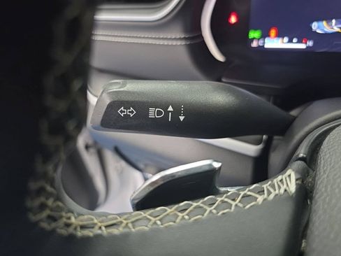 Used 2023 Jeep Grand Cherokee Laredo w/ Luxury Tech Group I RWD image 30