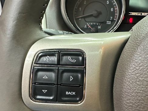 Used 2013 Jeep Grand Cherokee Laredo image 16