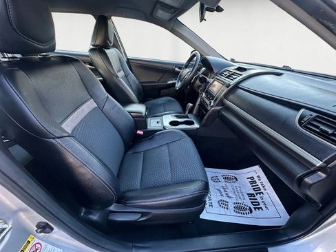 Used 2014 Toyota Camry SE image 15