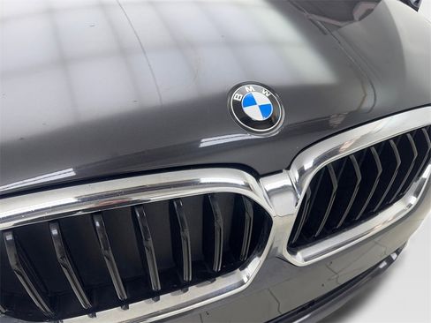 Used 2022 BMW 530i w/ Premium Package image 25