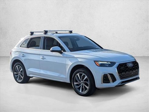 Used 2023 Audi Q5 2.0T Premium Plus w/ Premium Plus Package AWD/4WD image 3