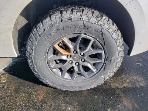 New 2025 Ford Expedition Tremor image 30