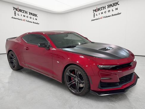 Used 2023 Chevrolet Camaro SS RWD image 7