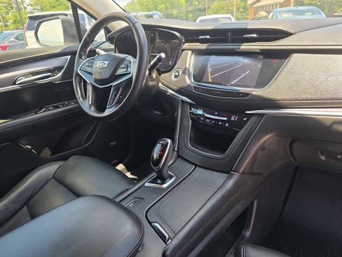 Used 2018 Cadillac XT5 Luxury w/ Driver Awareness Package FWD image 16