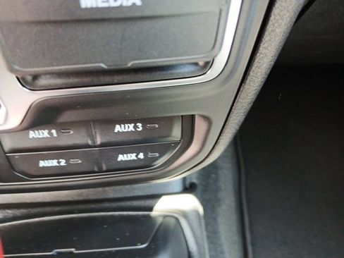 New 2025 Jeep Gladiator Sport image 36