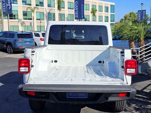 New 2026 Jeep Gladiator Sport AWD/4WD image 7
