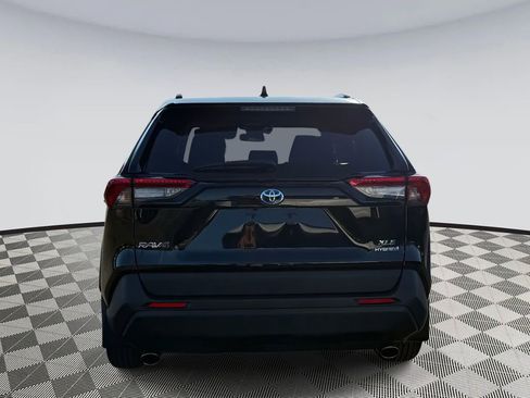 Used 2024 Toyota RAV4 XLE image 3