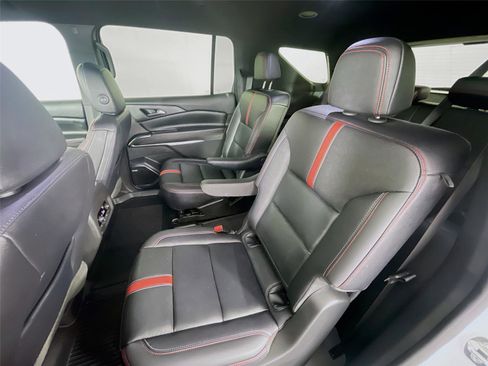 Used 2025 Chevrolet Traverse RS w/ LPO, Floor Liner Package AWD/4WD image 28