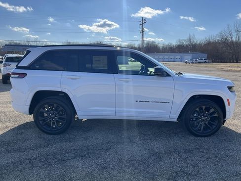 New 2026 Jeep Grand Cherokee Limited image 4